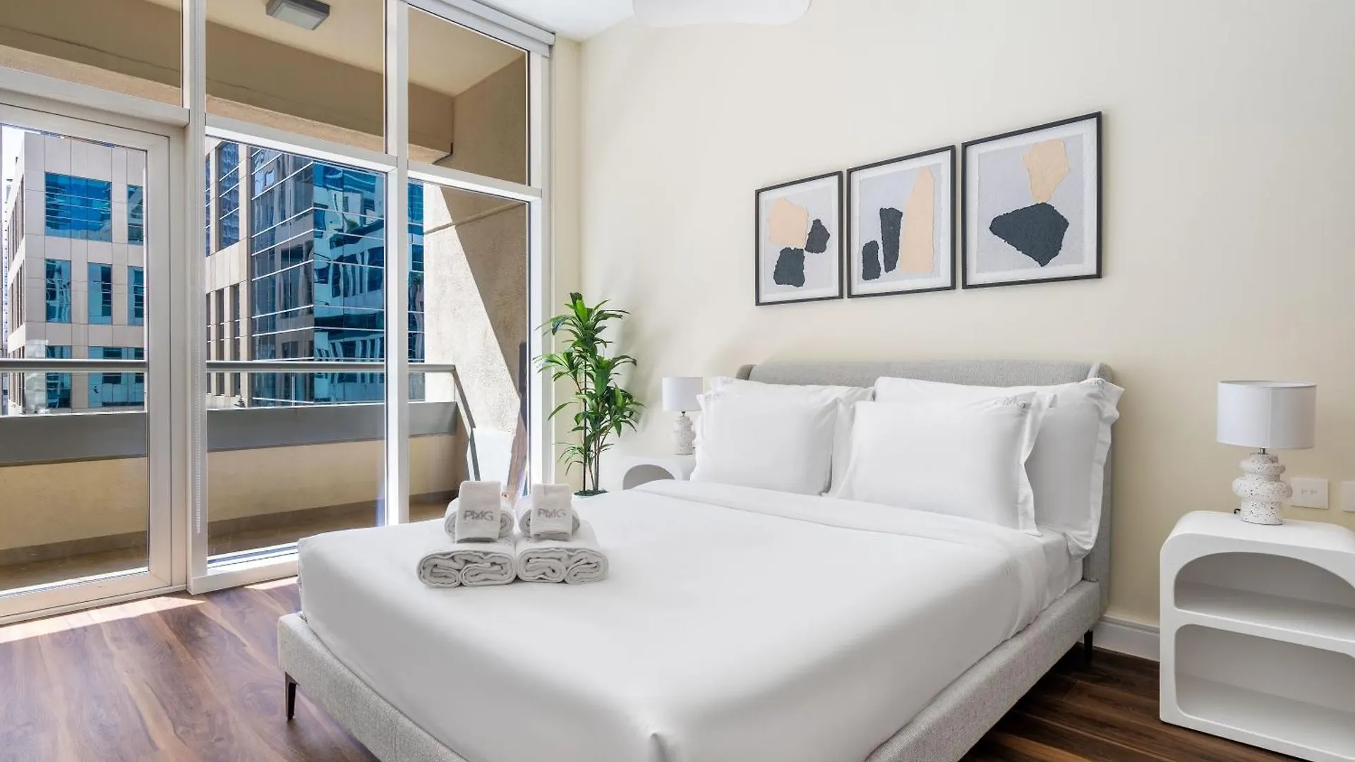Chic Apartment In The Heart Of Dubai With Pool United Arab Emirates